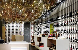 实体店到底靠什么活着