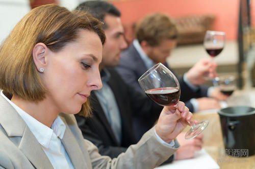 数据告诉你：葡萄酒参赛获奖有多重要？ 轻松涨价13%！
